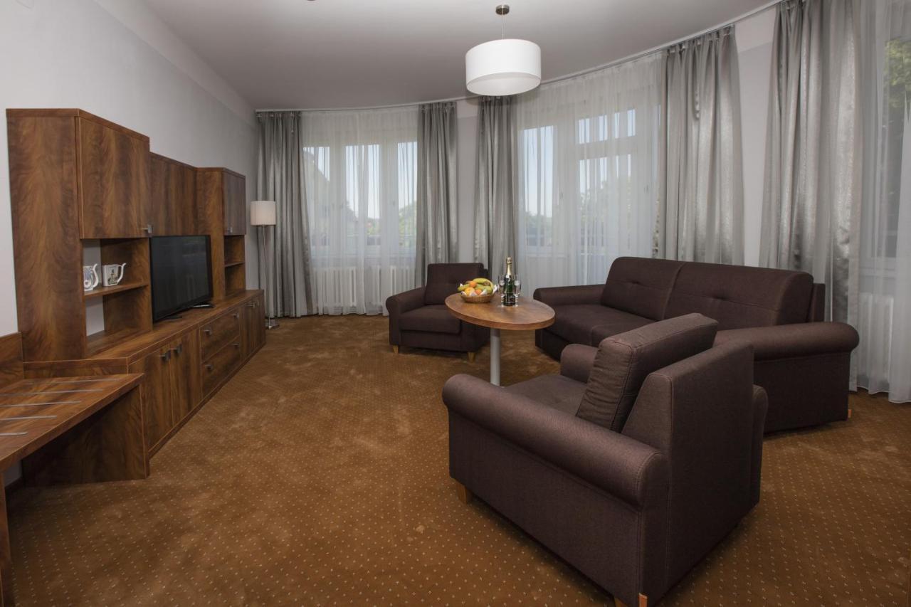 Hotel Bellevue Tlapak Podebrady Exterior photo