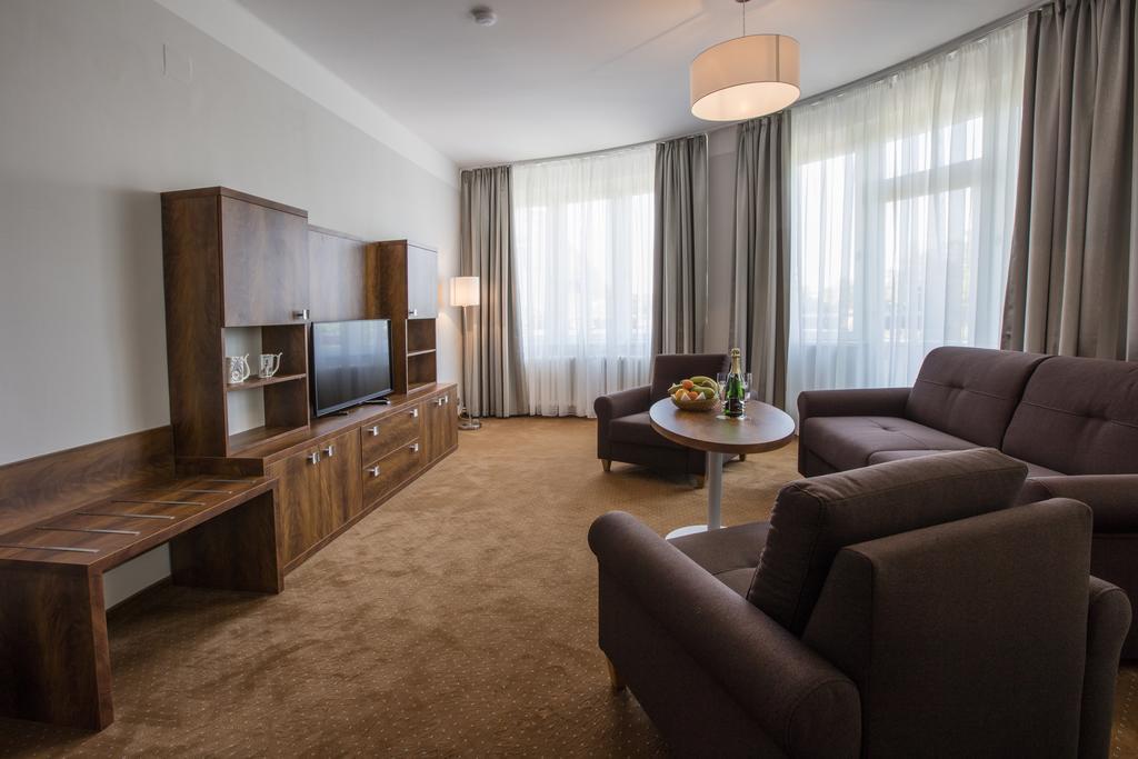 Hotel Bellevue Tlapak Podebrady Exterior photo
