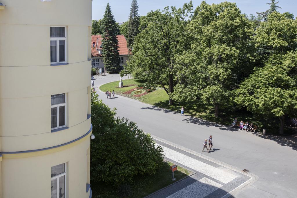 Hotel Bellevue Tlapak Podebrady Exterior photo